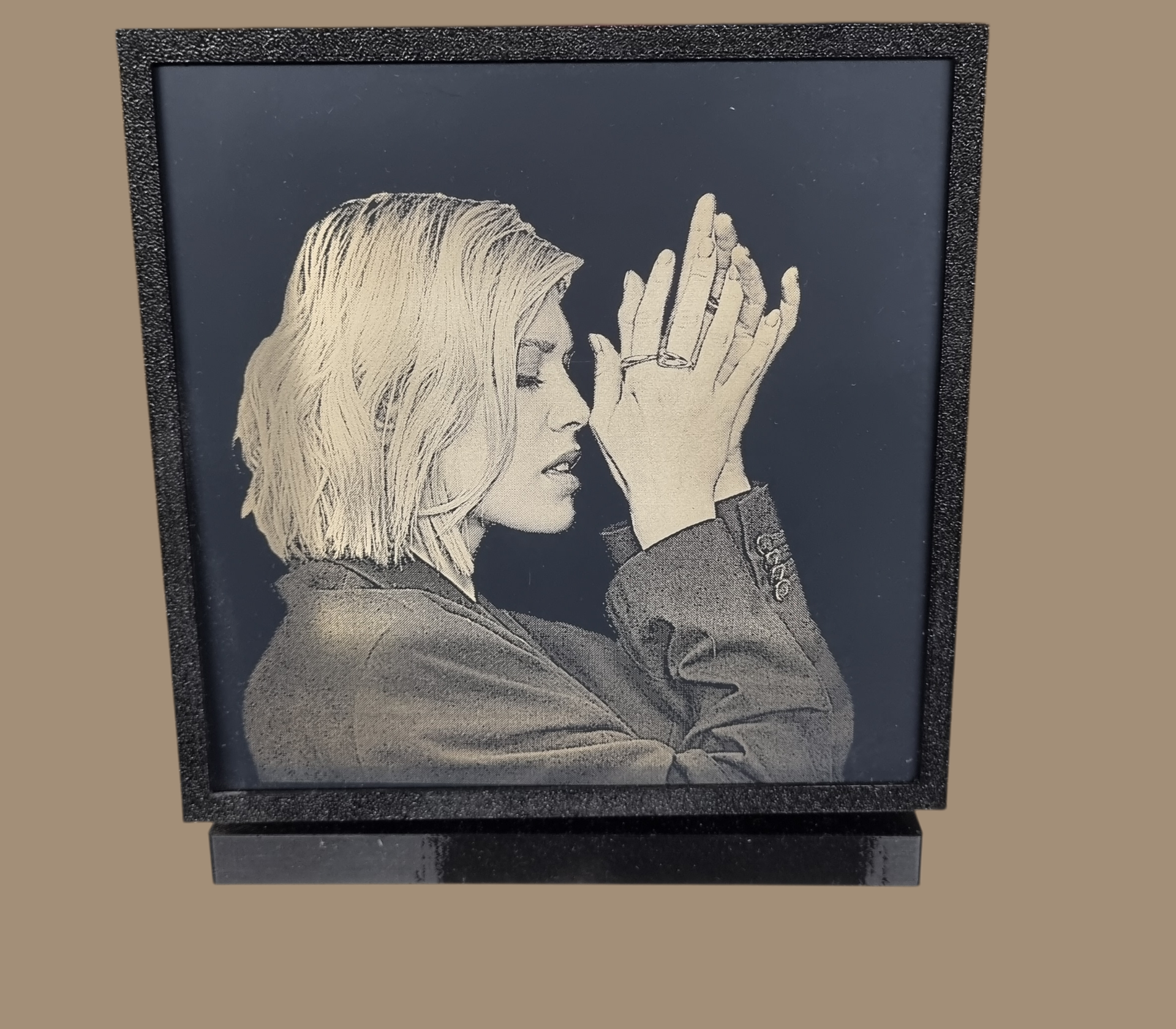 Bild auf Spiegel geläsert mit Gehäuse-LED beleuchtet und dimmbar Preis 44,95€